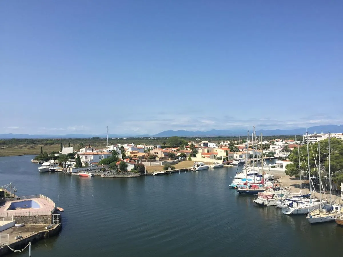 Apartment Vue Panoramique Sur La Mediterrannee, Appartement Sur Canal & Proche Plage Roses